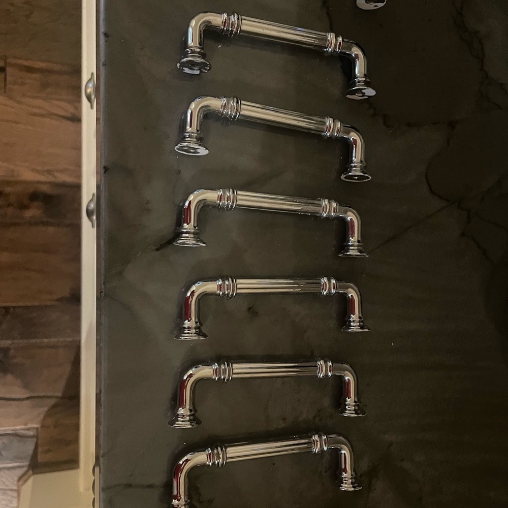 Top knobs Reeded drawer pull. Set of 8